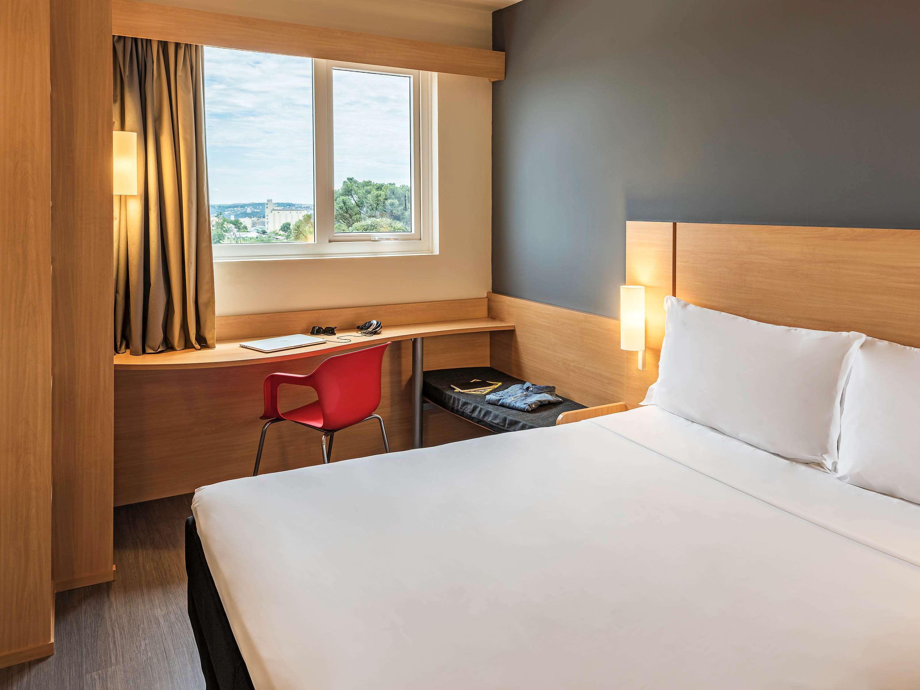 Ibis Chapeco Hotel Bagian luar foto
