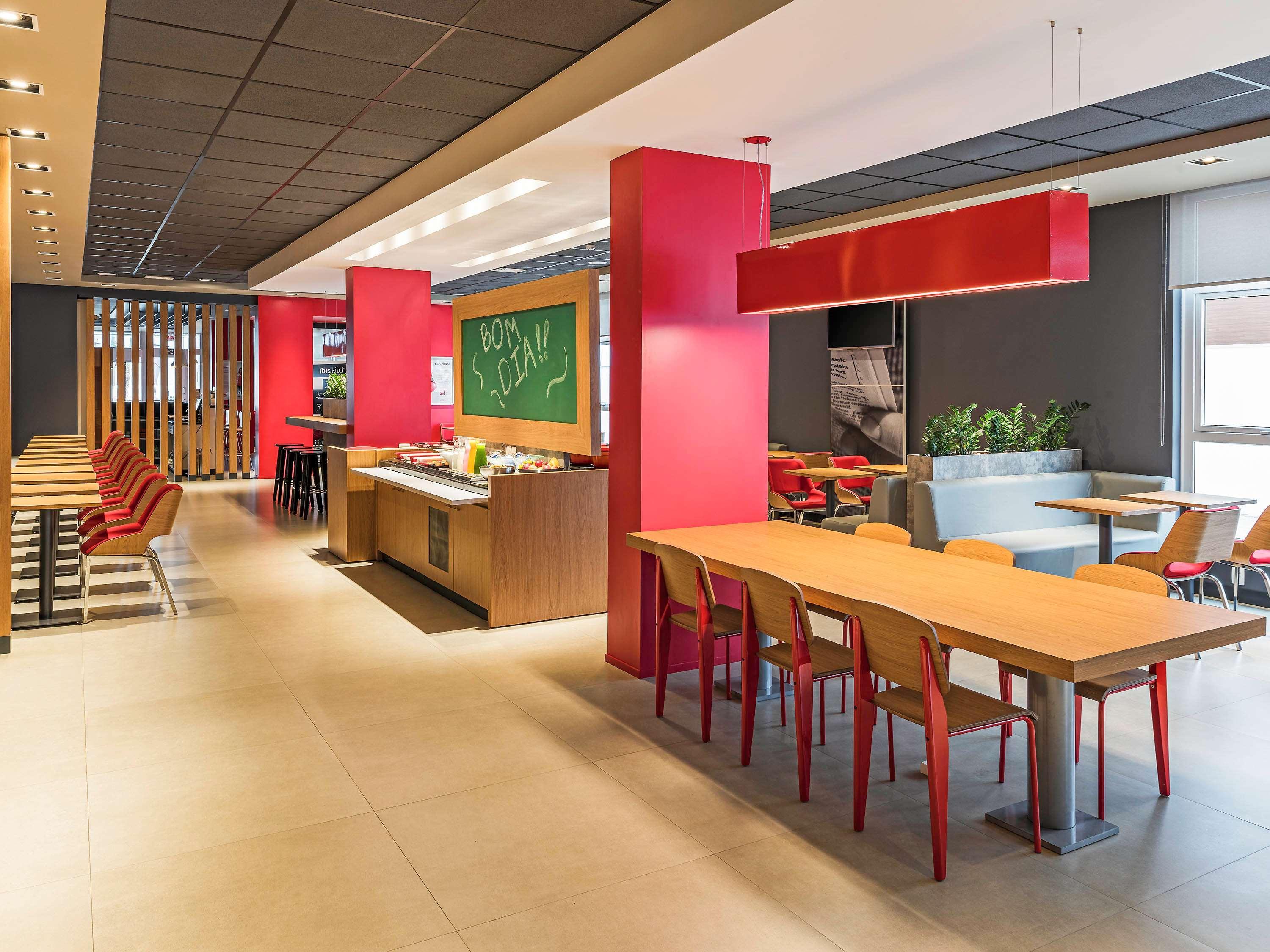 Ibis Chapeco Hotel Bagian luar foto
