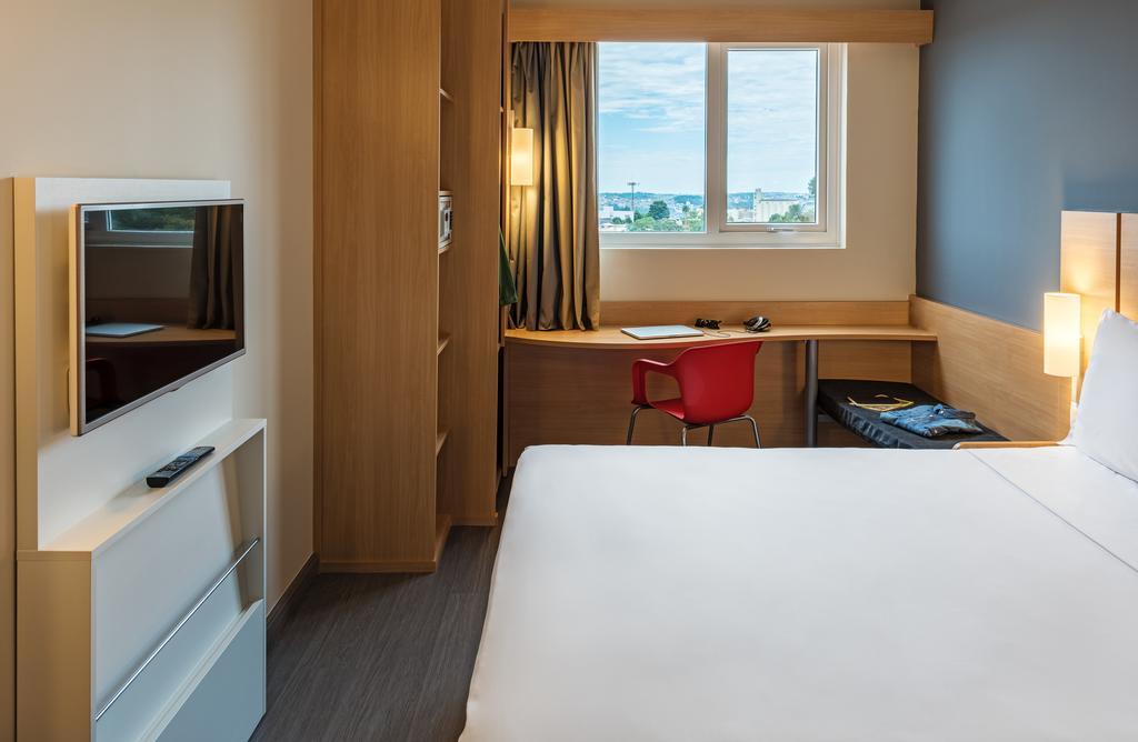 Ibis Chapeco Hotel Bagian luar foto