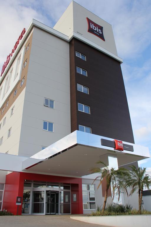 Ibis Chapeco Hotel Bagian luar foto